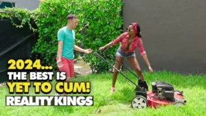 Johnny Always Wanted To Fuck A MILF & His Neighbor Naomi Foxxx Is Willing To Give Him What He Wants – REALITY KINGS